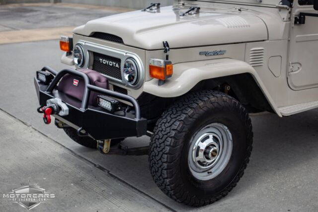 Toyota Land Cruiser 1975 image number 39