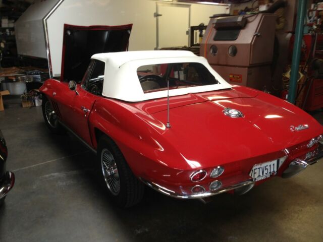 Chevrolet Corvette 1965 image number 0