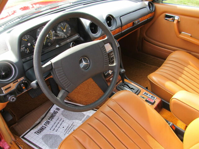 Mercedes-Benz 300-Series 1978 image number 34