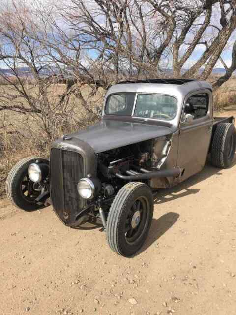 Ford Pickup 1943 image number 0