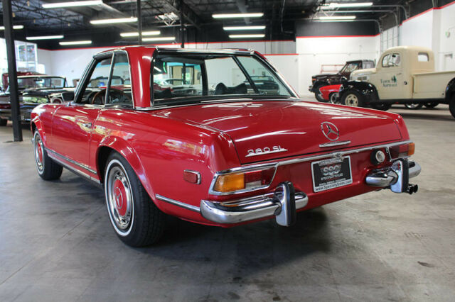 Mercedes-Benz SL-Class 1970 image number 35