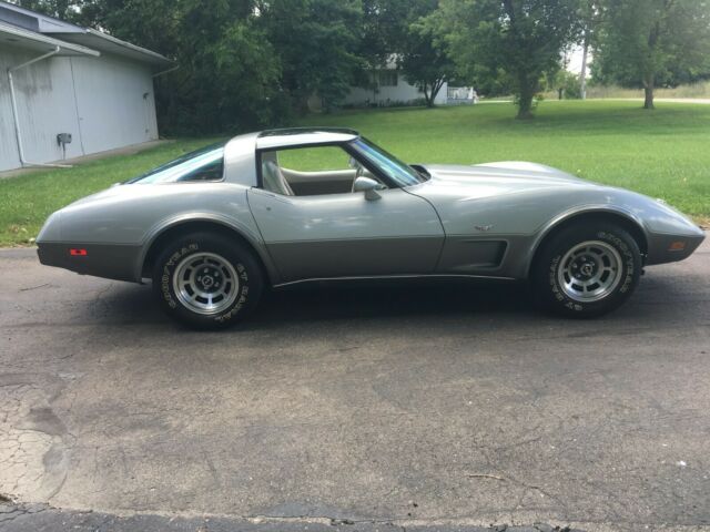 Chevrolet Corvette 1978 image number 28