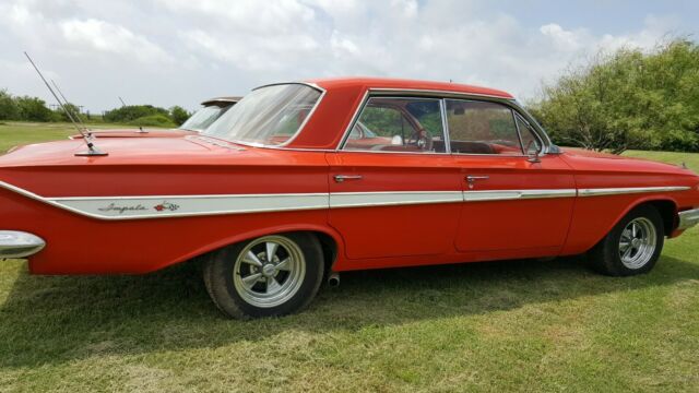 Chevrolet Impala 1961 image number 0