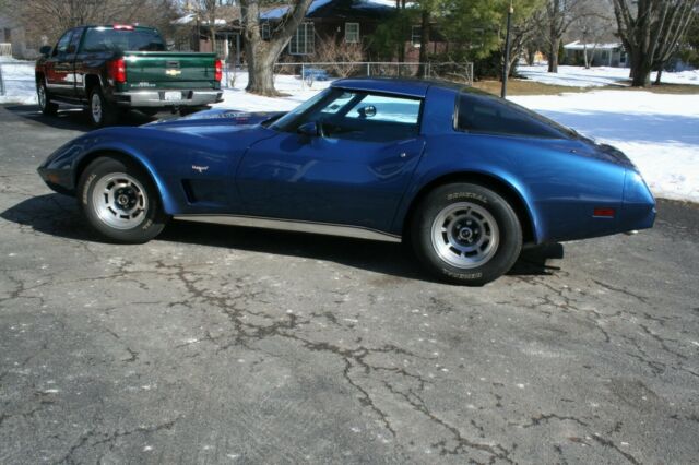 Chevrolet Corvette 1978 image number 28