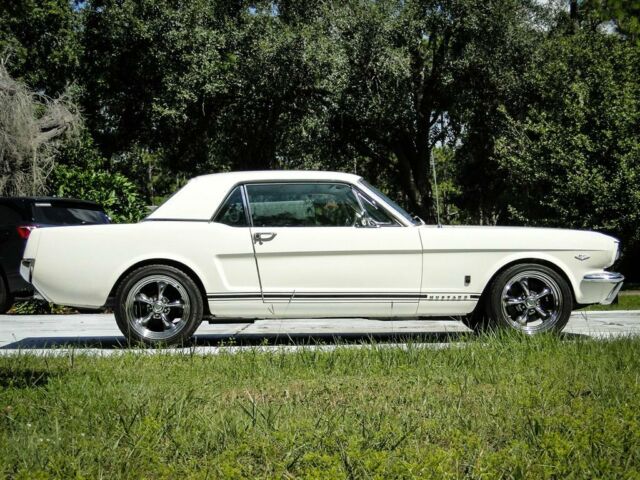 Ford Mustang 1966 image number 34