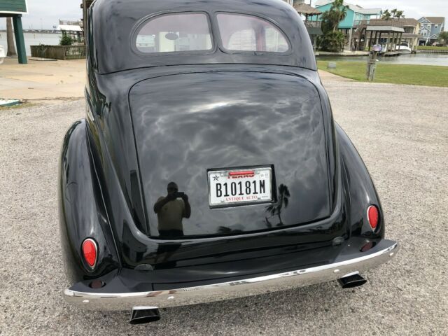 Ford Deluxe 1938 image number 12