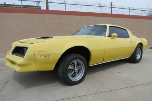 Pontiac Firebird 1977 image number 21