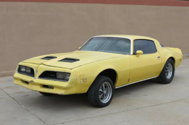 Pontiac Firebird 1977 image number 23