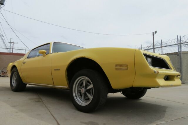 Pontiac Firebird 1977 image number 28