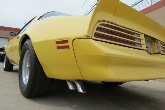 Pontiac Firebird 1977 image number 31