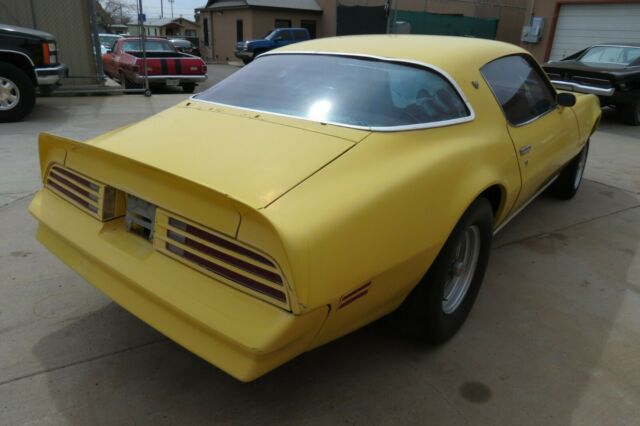 Pontiac Firebird 1977 image number 32