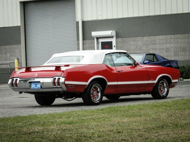 Oldsmobile Cutlass 1970 image number 9