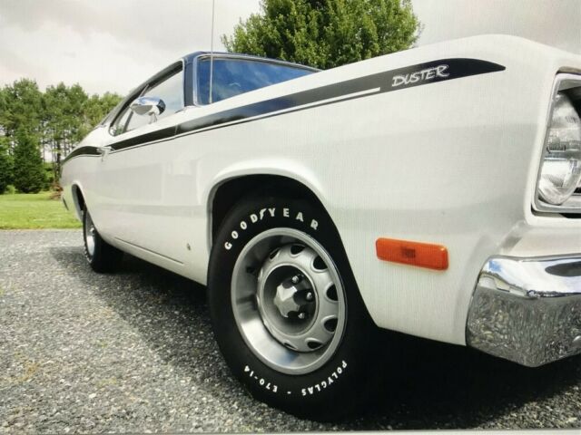 Plymouth Duster 1972 image number 29