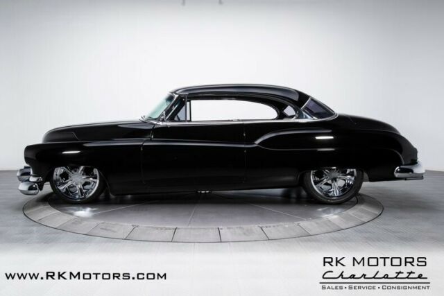 Buick Custom 1952 image number 33