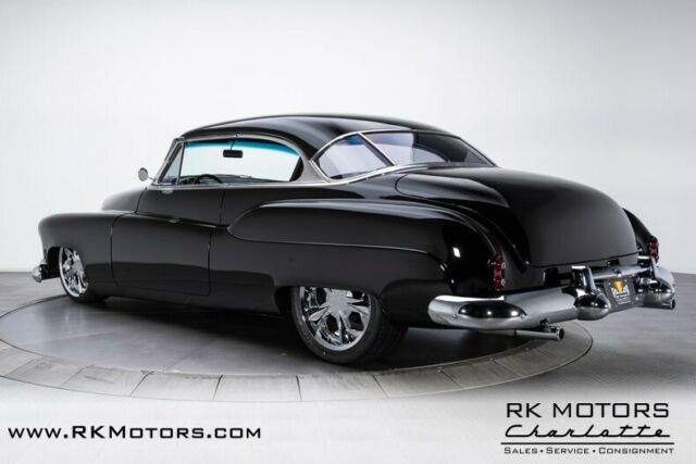 Buick Custom 1952 image number 7