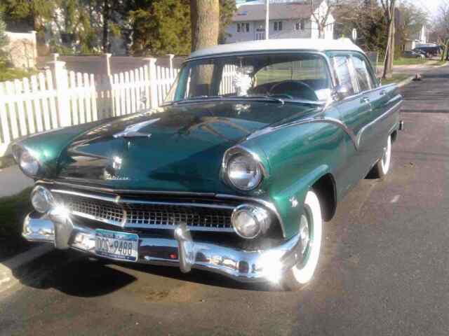 Ford Fairlane 1955 image number 0