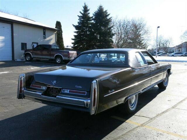 Cadillac Coupe DeVille, 1976 image number 8