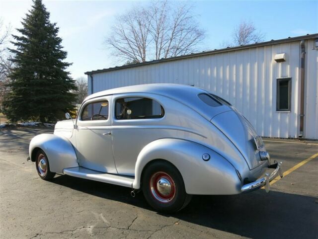 Ford Deluxe Tudor Sedan, 1939 image number 30