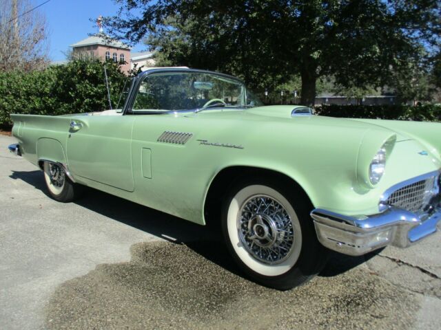 Ford Thunderbird 1957 image number 1