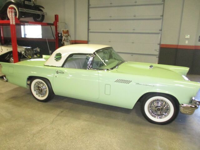 Ford Thunderbird 1957 image number 10