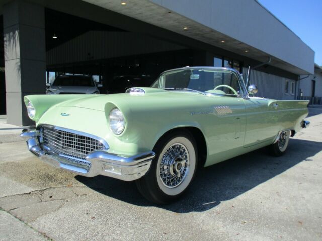 Ford Thunderbird 1957 image number 28