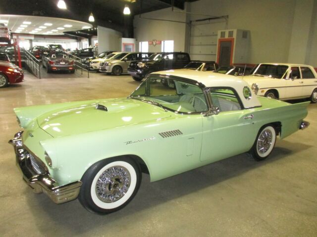 Ford Thunderbird 1957 image number 32