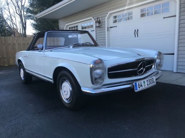 Mercedes-Benz SL-Class 1964 image number 1