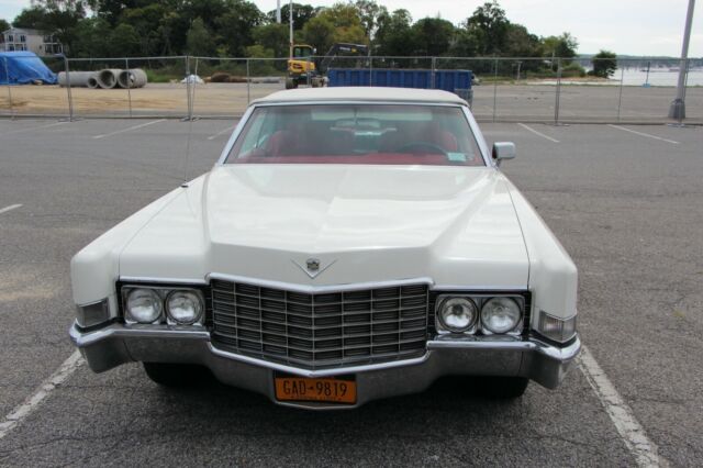 Cadillac DeVille 1969 image number 11