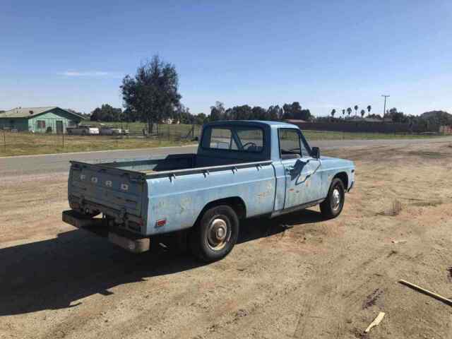 Ford Courier 1976 image number 1