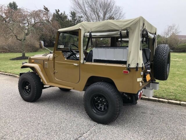 Toyota FJ Cruiser 1972 image number 35