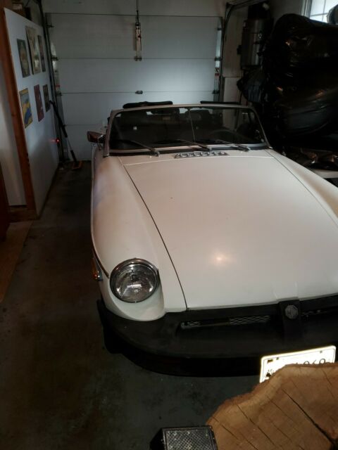 MG MGB 1979 image number 10