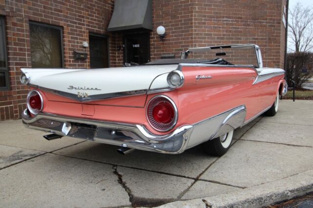 Ford Galaxie 1959 image number 28