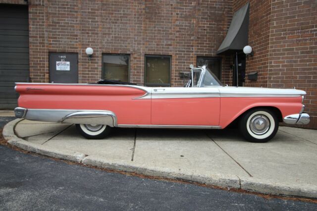 Ford Galaxie 1959 image number 30