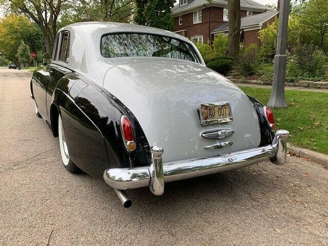 Bentley S1 Standard Steel Saloon 1956 image number 28