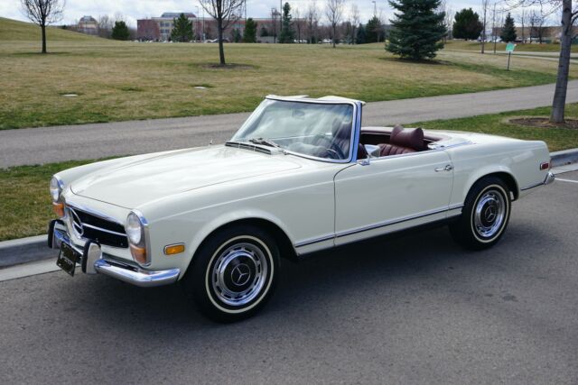 Mercedes-Benz SL-Class 1970 image number 14