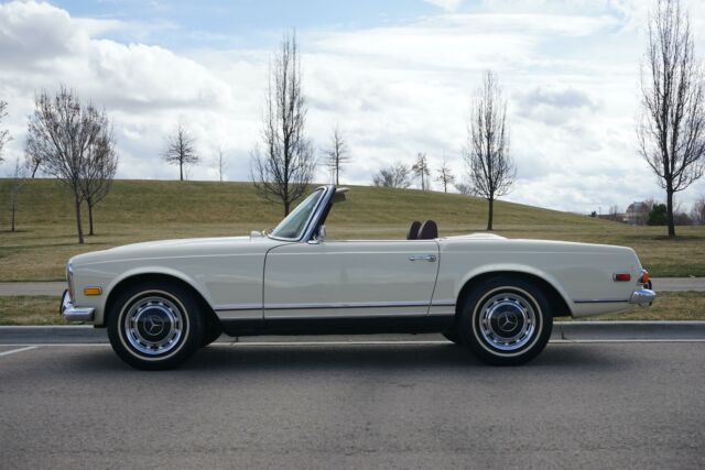 Mercedes-Benz SL-Class 1970 image number 4