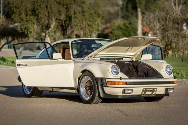 Porsche 911 1976 image number 19