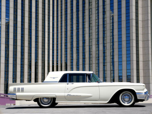 Ford Thunderbird 1960 image number 25