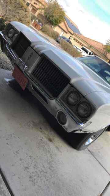 Oldsmobile Cutlass Supreme Classic 1971 image number 12