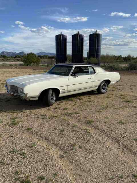 Oldsmobile Cutlass Supreme Classic 1971 image number 8