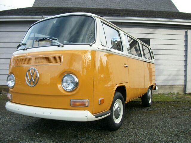 Volkswagen Bus/Vanagon 1972 image number 35