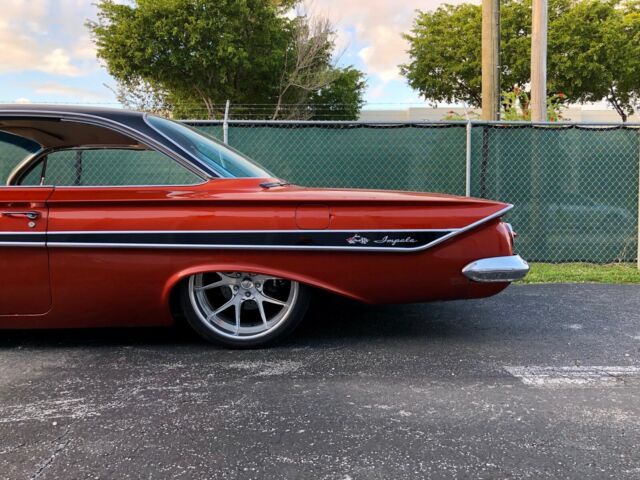 Chevrolet Impala 1961 image number 22