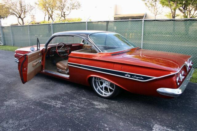 Chevrolet Impala 1961 image number 23