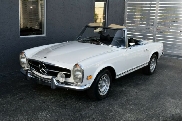 Mercedes-Benz SL-Class 1968 image number 0