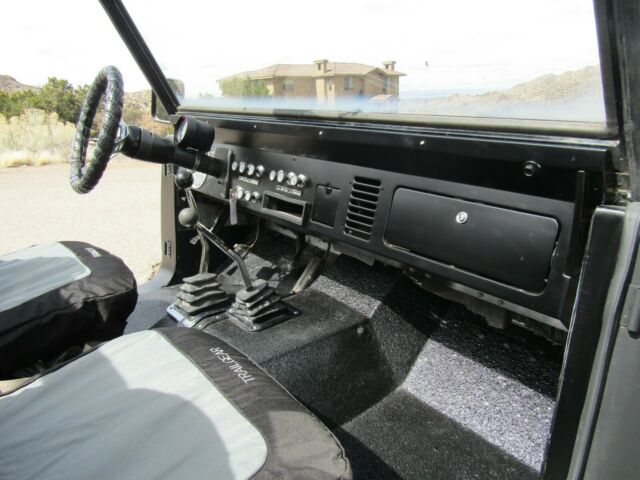 Ford Bronco 1973 image number 26