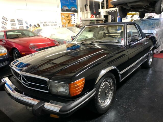 Mercedes-Benz SL-Class 1979 image number 15