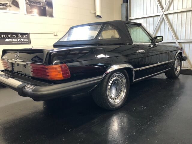 Mercedes-Benz SL-Class 1979 image number 20