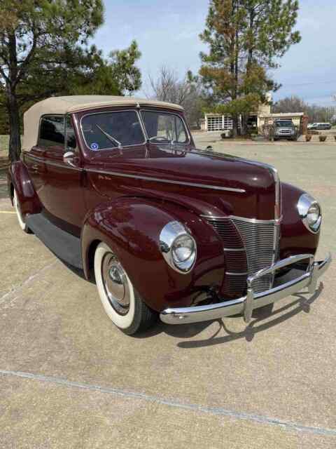 Ford Deluxe 1940 image number 0