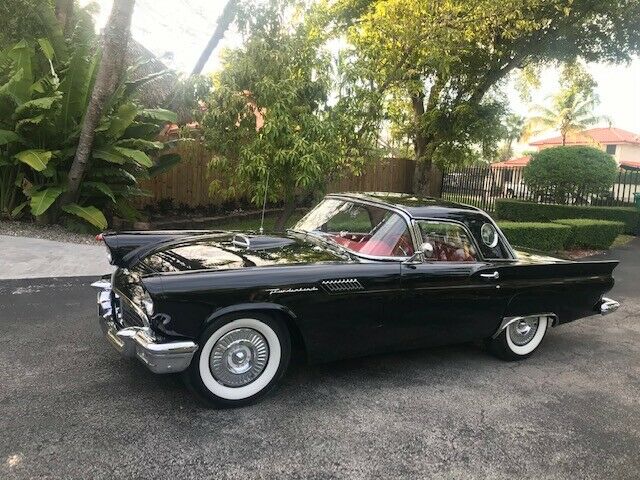 Ford Thunderbird 1957 image number 0