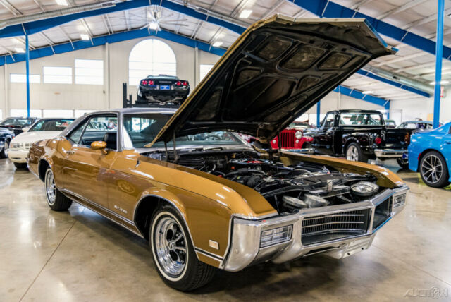 Buick Riviera 1969 image number 8